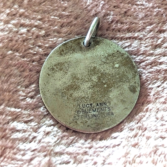 Lucy Ann Elements Pendant Vintage Little Girl Pictured 925 Sterling - Picture 2 of 3